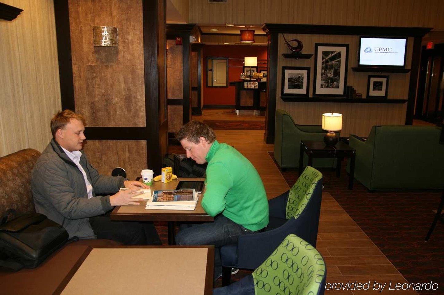Hampton Inn & Suites New Castle, PA Restaurant foto
