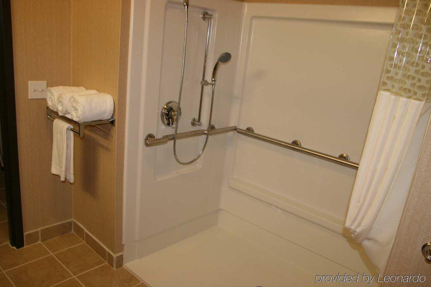 Hampton Inn & Suites New Castle, PA Zimmer foto