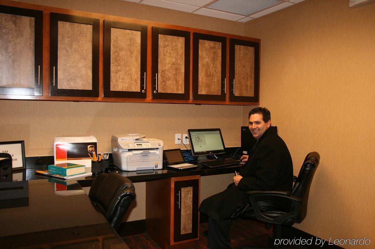 Hampton Inn & Suites New Castle, PA Einrichtungen foto