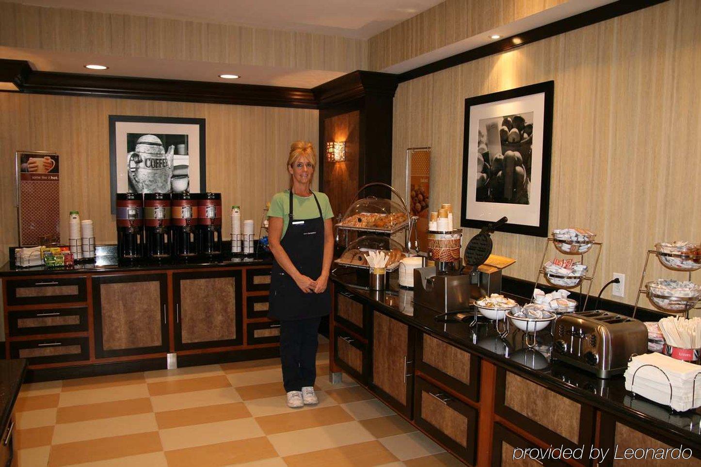 Hampton Inn & Suites New Castle, PA Restaurant foto